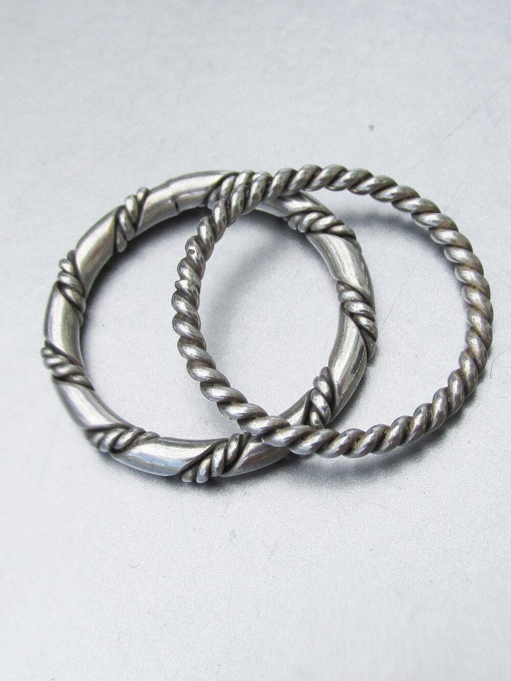 Vintage Sterling Silver 2 Twisted Thin Stacking Band Rings Sz 6 1/2